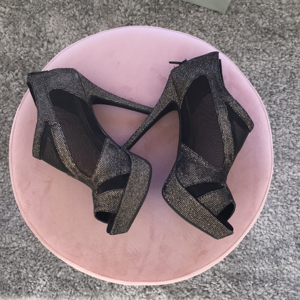Jessica Simpson silver & black heels - Picture 2 of 3
